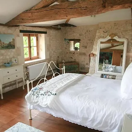 Vakantiehuis Petite Maison - Domaine De La Vaure Chillac